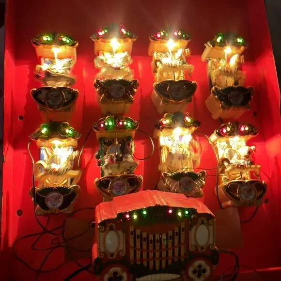 Mr. Christmas 1992 Holiday Carousel 8 Horses Carols Music Lights Motion W/box